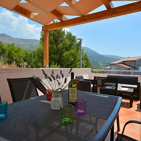 Wild Rose Apartment