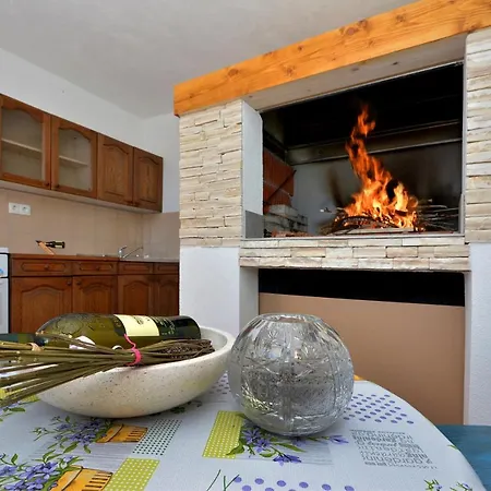 Wild Rose Apartment *